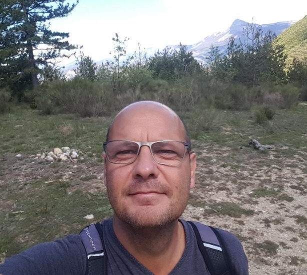 Sébastien pour les stages de survie dans les Alpes de Haute Provence comptable yakasurvie