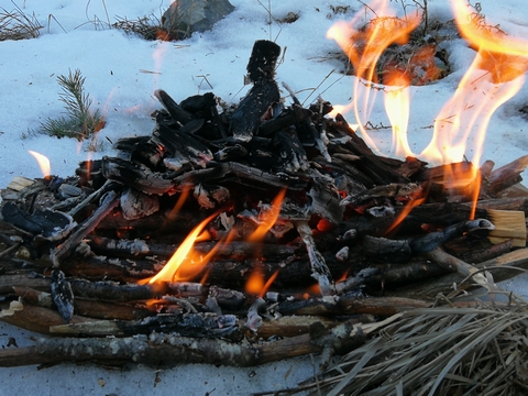 feu indien neige decouverte yakasurvie